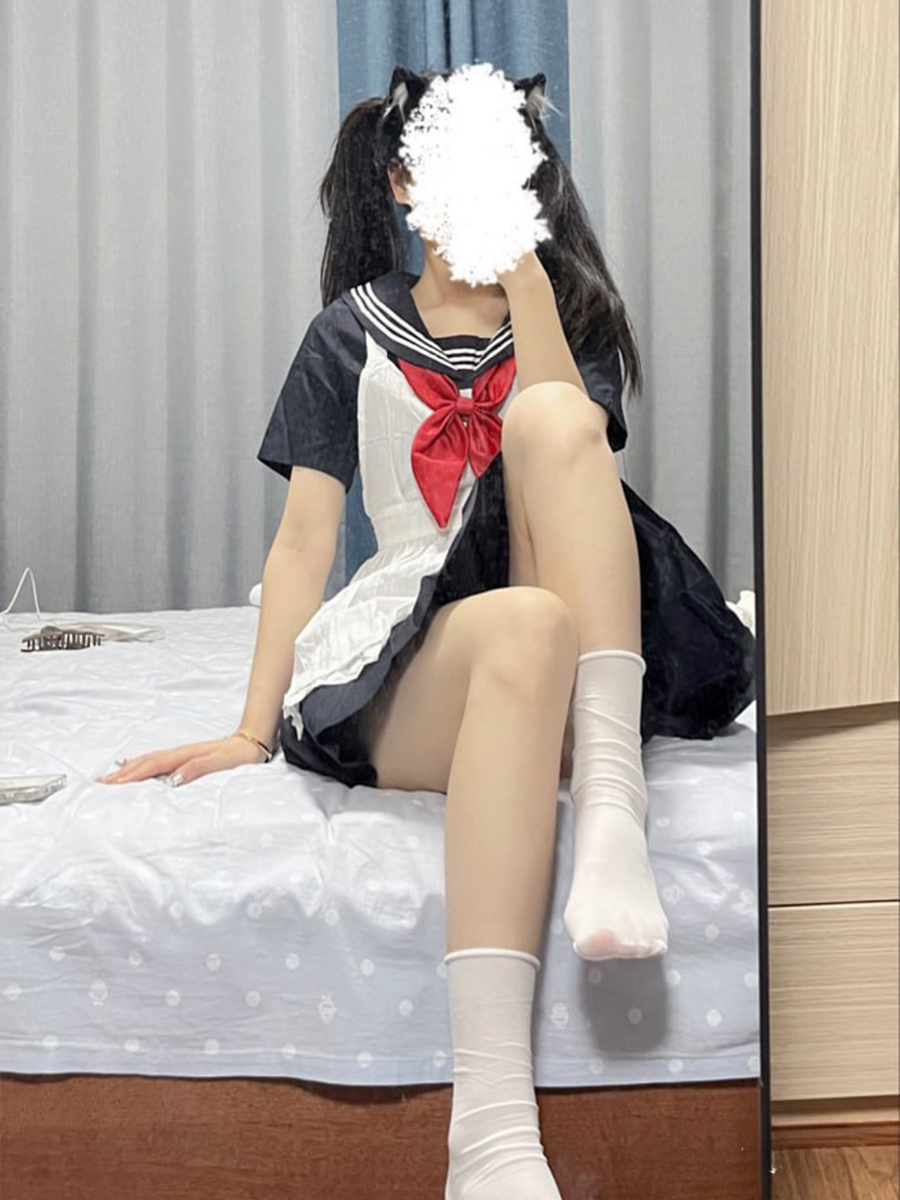 少萝宝宝尿出来了 尿在内裤里