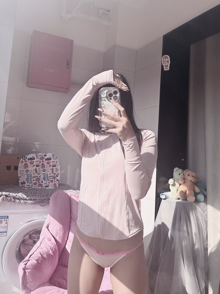 校服女友后入真实搔穴体验 上高中的女友被带到酒店狂操 白虎小嫩逼被哥哥的大鸡巴插烂了